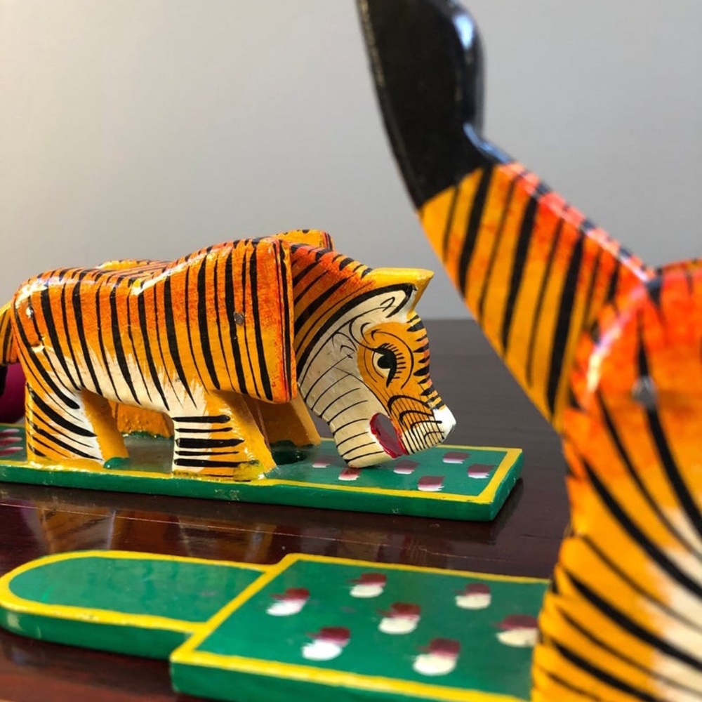 Vintage South Asian Roaring Tiger Toy - Picture 5 of 13
